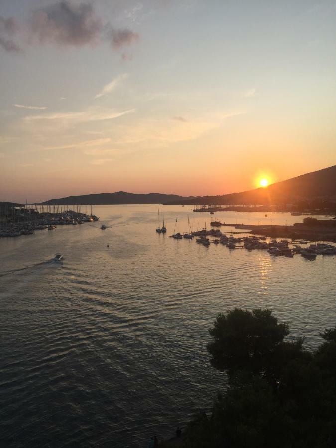 Apartmani Kolak Trogir Exterior foto